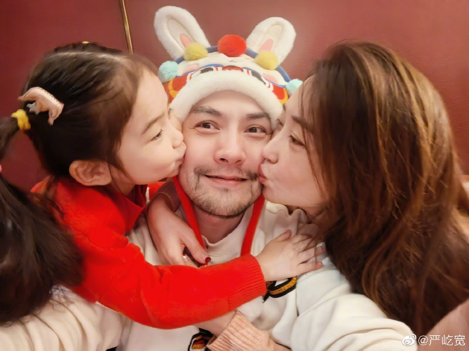 　　中国驻英国使馆发言人13日表示，英方有关制裁是没有国际法依据的单边主义行径，中方坚决反对，已向英方提出严正交涉。英国政府罔顾国内国际民意，不断火上浇油，助长战事延绵不绝、生灵涂炭，致使和平更加遥遥无期。