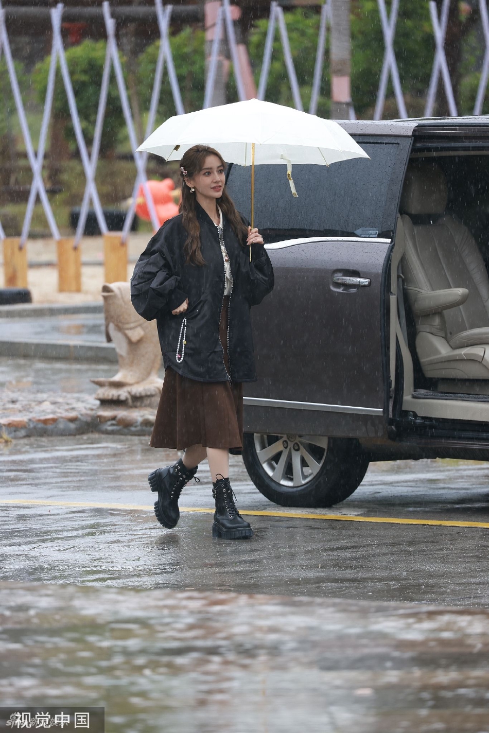 　　陈玉祥严重违反党的组织纪律、廉洁纪律、工作纪律和生活纪律，构成严重职务违法并涉嫌受贿犯罪，且在党的十八大后不收敛、不收手，性质严重，影响恶劣，应予严肃处理。依据《中国共产党纪律处分条例》《中华人民共和国监察法》《中华人民共和国公职人员政务处分法》等有关规定，经中央纪委常委会会议研究并报中共中央批准，决定给予陈玉祥开除党籍处分；由国家监委给予其开除公职处分；收缴其违纪违法所得；将其涉嫌犯罪问题移送检察机关依法审查起诉，所涉财物一并移送。