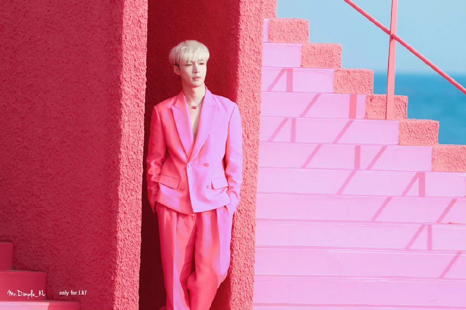 　　陆军、海军、空军、火箭军等军种，军事航天部队、网络空间部队、信息支援部队、联勤保障部队等兵种，构成了我军新型军兵种结构布局，中国特色军事力量体系更加完善。