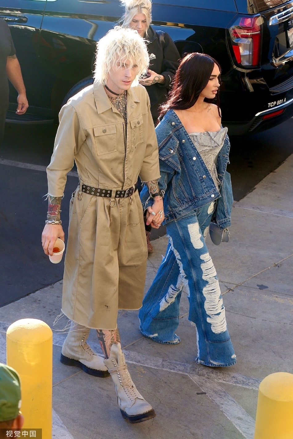 　　中国驻英国使馆发言人强调，在乌克兰问题上，中国的立场是劝和促谈，坚定不移，一以贯之。为此，中国和巴西最近联名发表了关于推动政治解决乌克兰危机的“六点共识”，强调遵守局势降温三原则，即战场不外溢、战事不升级、各方不拱火，同时呼吁各方坚持对话谈判、加大人道主义援助、反对使用核武器、反对攻击核电站、维护全球产业链供应链稳定等。