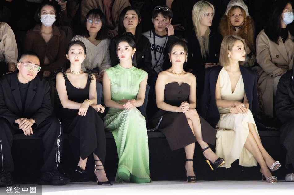 　　2018年自然资源部成立后，钟自然任自然资源部党组成员，中国地质调查局局长、党组书记。直至2022年9月卸任。今年1月2日，即2024年首个工作日，其官宣被查。