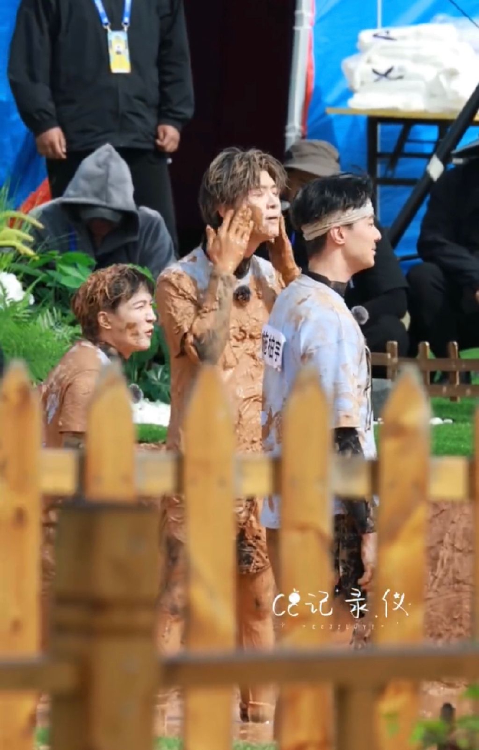 　　[东部战区新闻发言人就美p-8a反潜巡逻机过航台湾海峡发表谈话]东部战区新闻发言人李熹海军大校表示，4月17日，美1架p-8a反潜巡逻机过航台湾海峡并公开炒作。中国人民解放军#东部战区#组织战机对美机过航行动跟监警戒，依法依规处置。战区部队时刻保持高度戒备，坚决捍卫国家主权安全和地区和平稳定。（东部战区）