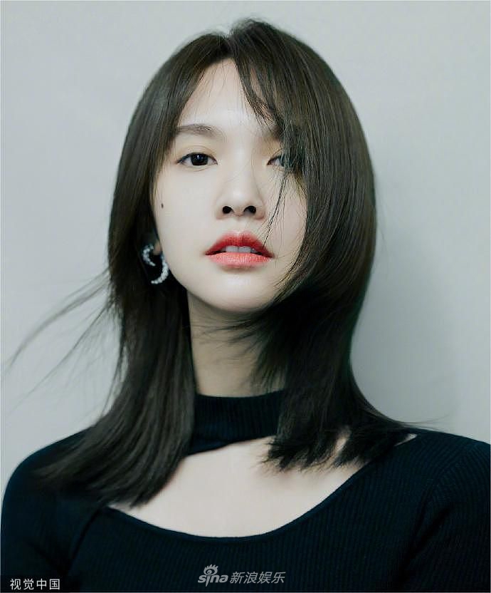 　　2020年，满足了任期门槛后，他所在单位向组织部门汇报，其所在的区领导也和市相关领导做了沟通，市一级的公务员主管部门带着其转任委任制的申请找到了省级公务员主管部门。“最终，省级公务员主管部门领导以这种转任在全国没有先例为由将此事搁置。”孙晓童说。