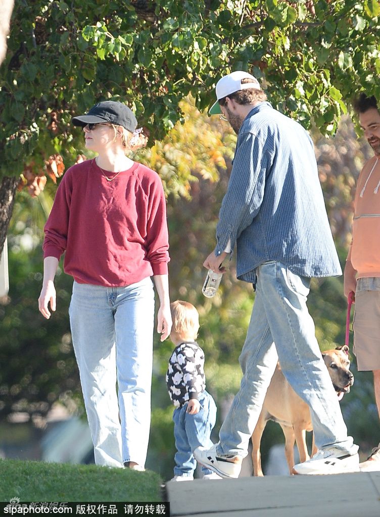 　　“积极管理你的核心业务，这真是一剂难吃的药。我们有很多艰苦的工作要做。”墨菲表示，虽然底特律汽车制造商需要重新思考在中国的经营方式，但美国电动汽车领导者特斯拉的情况略有不同，与传统的底特律汽车制造商相比，特斯拉在电动汽车零部件方面拥有大约1.7万美元的成本优势，这有助于该公司在中国市场的发展，使其有“更大的发展空间”。（汪品植）