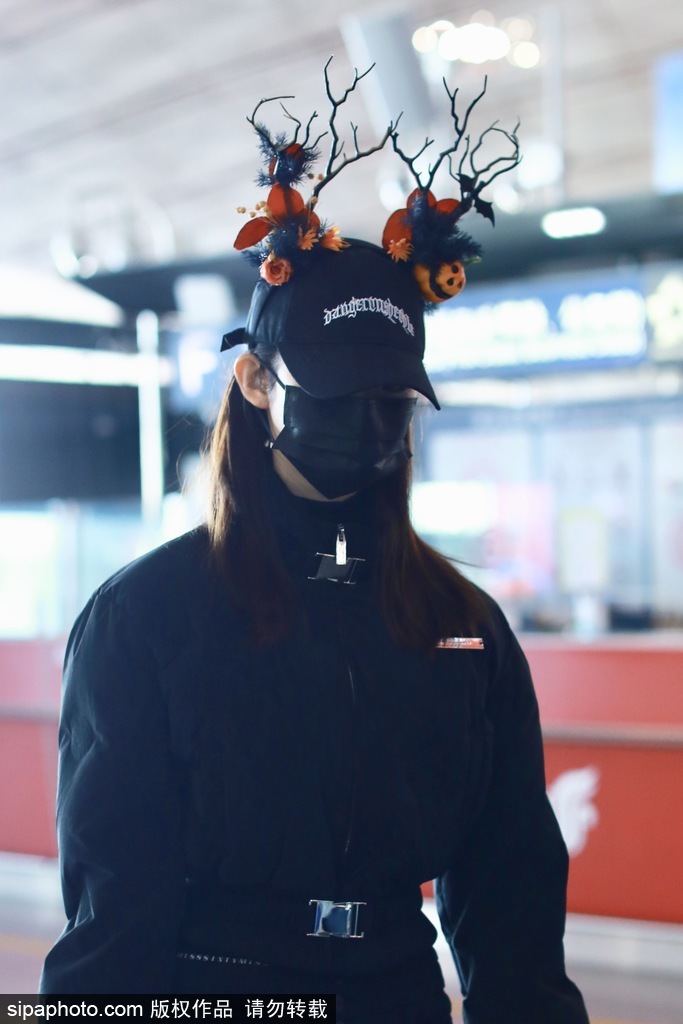 　　2018年国务院发布的52号文提出，严控地方政府债务风险。进一步加大财政约束力度，按照严控债务增量、有序化解债务存量的要求，严格防范城市政府因城市轨道交通建设新增地方政府债务风险，对列入地方政府债务风险预警范围的城市，应暂缓审批（核准）其新项目。