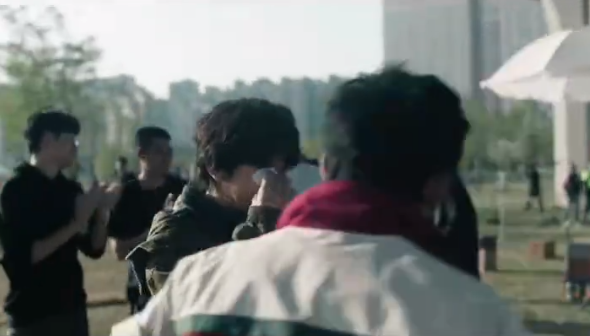 　　依据有关规定，经中央纪委常委会会议研究并报中共中央批准，决定给予钟自然开除党籍处分；按规定取消其享受的待遇；收缴其违纪违法所得；将其涉嫌犯罪问题移送检察机关依法审查起诉，所涉财物一并移送。