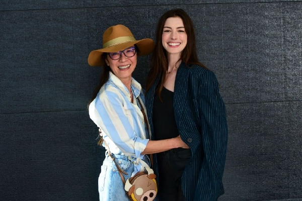 　　“我们要巩固提升信息通信业的竞争优势和领先地位，适度超前建设5g、算力等信息设施。我们要继续推动工业互联网规模化应用，促进5g赋能‘千行百业’。同时，我们要强化5g演进，支持5g-a发展，加大6g技术研发力度。”金壮龙提到今年的重点工作。