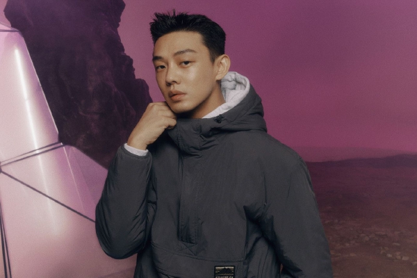 　　第一，台内务问题难解。近期“在野”党主导的台立法机构改革行动，造成“朝野”关系紧张、立法机构议事冲突频传；台行政机构提复议案让行政和立法冲突浮上台面，政党纷纷走上街头诉诸群众，政局动荡、人心不安。