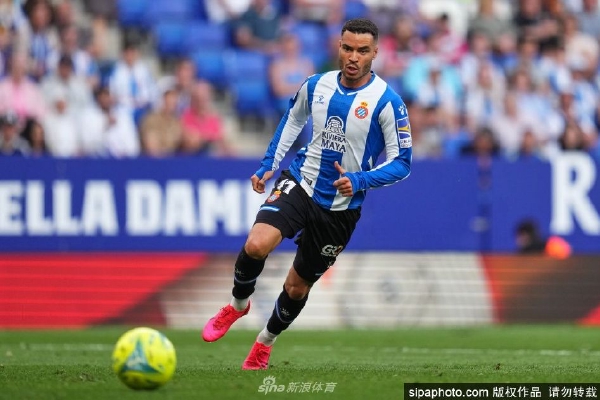 　　因此在不断强化税收征管的同时，应该同步适度推进税制改革，适度降低名义税率，让企业实际税负维持在一个合理水平，同时国家财政收入也并不会由此减少，进而实现良性循环。