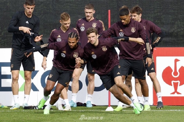 　　采访中，不少业内人士指出，公益支教需要双向奔赴，志愿者在具备专业技能的同时，也得契合受教地区的实际需求。一些个人或机构不合规甚至“卖惨式”售卖大凉山支教的行为，最终还是会导致花钱的志愿者、大凉山的孩子都成为“公益生意链”的受害者。此外，研学的重要性在于提升孩子素养，而非满足做公益的成就感，或是盲目跟风。