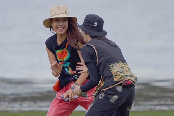 　　经查，李鹏新丧失理想信念，背弃初心使命，培植个人势力，搞“七个有之”；无视中央八项规定精神，违规接受宴请和车辆司机服务安排；对组织不忠诚、不老实，在组织函询时不如实说明问题，违背组织原则，卖官鬻爵，严重污染地方政治生态；廉洁底线失守，长期违规收受礼品、礼金；腐化堕落；贪婪无度，政商勾连，大搞新型腐败，利用职务便利为他人在矿产开发、企业经营、干部选拔任用等方面谋利，并非法收受股权股份等巨额财物。