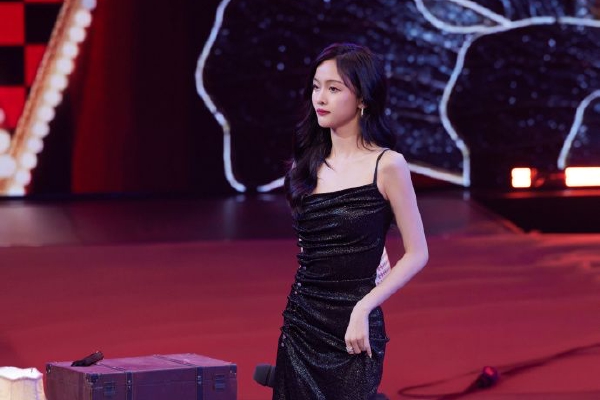 　　一是湖北枝江酒业股份有限公司被要求补税8500万元，因这笔税款被追溯至1994年，使得税务“倒查30年”成为舆论焦点。二是宁波博汇化工科技股份有限公司3月份收到当地税务要求补税5亿元的通知，最近企业宣布停产。