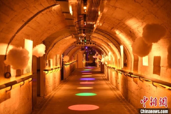 　　中国名义税负一直高于实际税负。所谓名义税负是指企业名义上该缴纳的税费。由于征管、企业对税法理解等原因，实际上企业不一定足额缴纳法律意义上的税费。