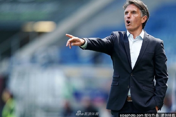 　　经审理查明：1999年至2022年，周建琨利用担任贵州省都匀市委副书记、市长，都匀市委书记，贵州省经济和信息化委员会副主任，贵州省人民政府副秘书长，贵州省安顺市委副书记、市长，安顺市委书记，贵州省毕节市委书记，贵州省政协党组成员、副主席，党组副书记、副主席等职务上的便利以及职权或者地位形成的便利条件，为有关单位和个人在企业经营、工程承揽和项目审批等事项上提供帮助，非法收受财物共计折合人民币1.08亿余元。