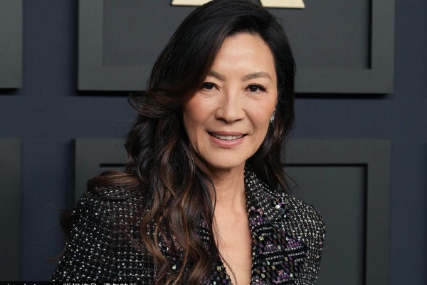 　　相较于西方国家繁琐的签证程序，中东国家相对简单的签证要求也在很大程度上推动了中国游客数量的增加。目前，阿联酋、沙特阿、卡塔尔、摩洛哥、埃及、伊朗、突尼斯等大部分中东、北非旅游目的地均对中国公民实施免签或落地签政策。