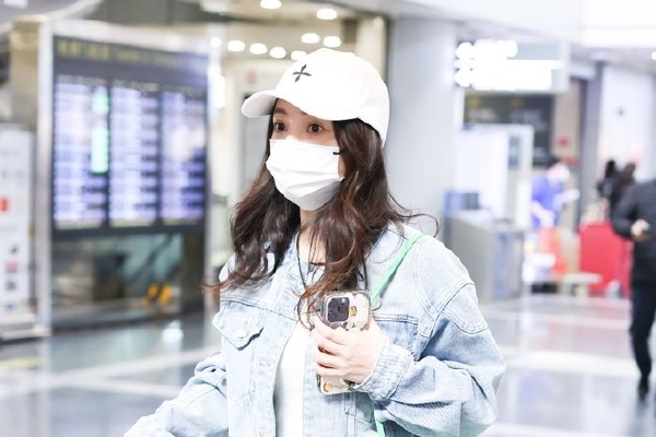 　　瑙鲁是2016年以来与民进党当局“分手”的第十个所谓“邦交国”。岛内前外事官员指出，“瑙鲁可能是（台湾地区两项选举后的）第一张多米诺骨牌。”