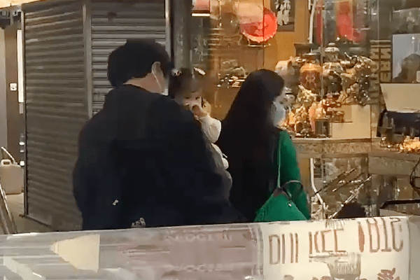 　　气候问题，是包括美国在内的全世界国家共同面对的危机，而美国为了提升自身在新能源领域的所谓领导力，就想打压中国的新能源行业，这对全球应对气候危机，是一种伤害，这也是在损害美国自身的利益。