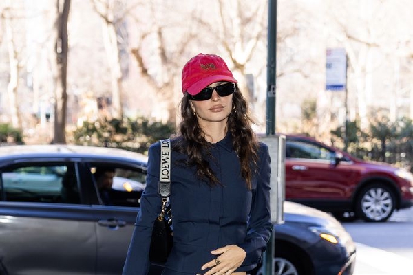 　　“中行开平案”事发在2001年，当时被称为新中国最大的银行资金盗窃案，涉案的中行开平支行前后三任行长许超凡、余振东、许国俊三人出逃。