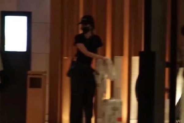 国家防灾减灾救灾委员会办公室、应急管理部会同国家粮食和物资储备局向河北、山西、内蒙古、山东、河南5省(区)调拨3万件中央救灾物资,支持地方做好抗旱救灾各项工作。