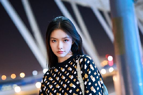 　　银川市委原常委、政法委书记李永宁，银川市公安局原党委委员、副局长李智，银川市公安局兴庆区分局原党委委员、副局长陈本梁，银川市市场监督管理局兴庆区分局原副局长刘军，银川市市场监督管理局兴庆区分局特种设备科原科长周怀国等5名公职人员因涉嫌严重违纪违法和职务犯罪，正在接受纪律审查和监察调查。