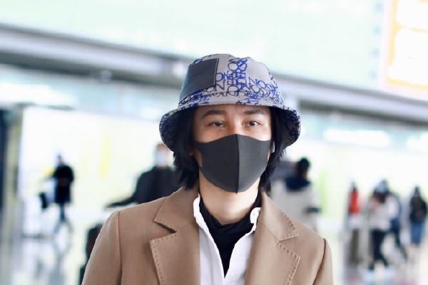 　　双方肯定联合国在制定国际信息安全领域共同规则中发挥主导作用，支持联合国2021-2025年信息安全开放式工作组作为该领域无可替代的全球谈判平台并开展经常性工作。双方指出，应制定信息空间新的、负责任的国家行为准则，特别是制定普遍性法律文书可为建立旨在防止国家间冲突的信息空间国际法律调解机制奠定基础，有利于构建和平、开放、安全、稳定、互通、可及的信息通信技术环境。双方认为应履行联合国大会第74/247号决议，在联合国特设委员会框架内完成制定打击以犯罪为目的使用信息和通信技术的全面国际公约。