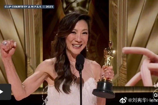 　　【#中国仪仗兵将参加巴基斯坦国庆阅兵#】今天，国防部新闻发言人张晓刚介绍，应巴基斯坦军队邀请，中国人民解放军仪仗司礼大队将于3月中下旬抽组人员，赴巴参加巴国庆日阅兵活动。（记者淳于怀涛）