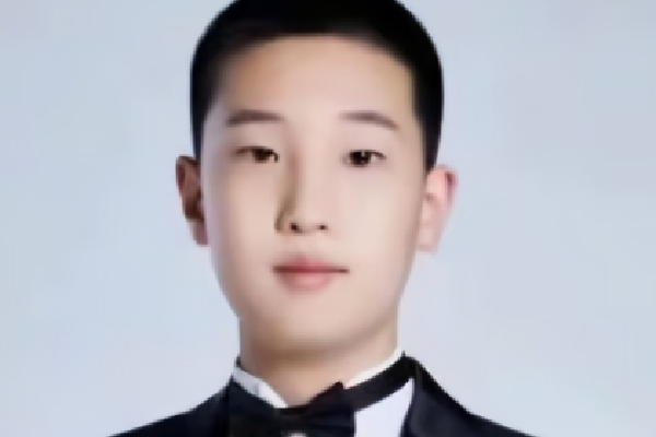 　　省应急管理、农业农村、水利等部门成立由25个厅级干部带队的工作组和27个专家组，分片包市深入一线、深入基层，对各地水源调度抗旱播种、抗旱保苗等工作进行督促指导，及时协调解决遇到的实际困难和问题。各地也积极采取行动，组织人员力量全面开展抗旱。