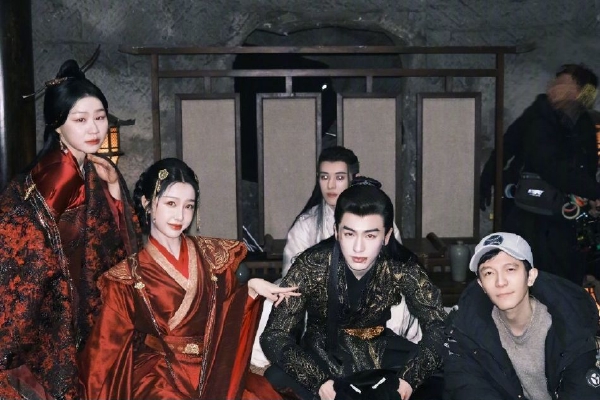 　　2023年3月24日，中国足协纪律委员会原主任王小平涉嫌严重违法被查。王小平曾在球迷群体中有着相当大的影响力，被称为“开罚单的人”、足坛“书法家”。这是因为比赛中有恶意犯规、不理智的违规行为等，都会被足协处罚，王小平在联赛罚单上最后签字。