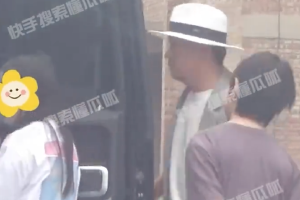 　　第一，台内务问题难解。近期“在野”党主导的台立法机构改革行动，造成“朝野”关系紧张、立法机构议事冲突频传；台行政机构提复议案让行政和立法冲突浮上台面，政党纷纷走上街头诉诸群众，政局动荡、人心不安。