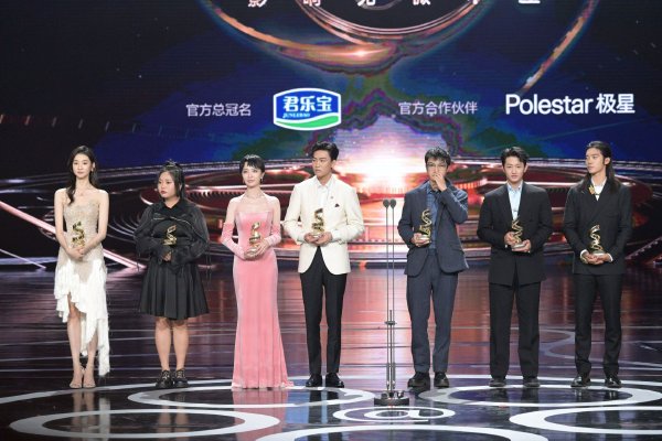 　　1981.10——1990.06，韶关卫生学校内科教（其间：1986.10—1987.09在暨南大学医学院附属医院神经内科进修，1987.09—1989.07在湖南医科大学临床医学本科师资班读书）；