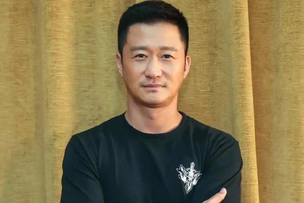 　　8月28日上午，中国煤矿文工团召开干部大会，宣布文工团领导任命决定。经文化和旅游部研究决定，任命靳东为中国煤矿文工团（中国安全生产艺术团）团长。