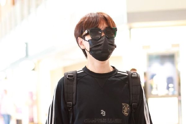 　　虽然繁琐辛苦，但在政府补贴和“多囤点地”的激励下，村民们的造林积极性很高。到2000年，柴达木嘎查2万多亩的造林工程分批次顺利完成，树木存活率普遍在85%以上。整个通辽也在这时候完成了生态的逆转。2003年，中科院沙漠化土地空间分布遥感监测显示，“三北防护林”工程实施以来，科尔沁沙地在通辽市范围内的沙漠化面积已减少了1200万亩，在全国四大沙地中，科尔沁沙地唯一出现了治理大于沙化的总体良性逆转。