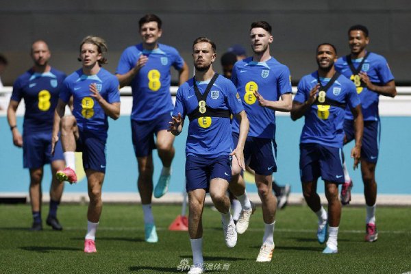 　　公开报道显示，2022年5月，贵州茅台和泸州老窖同时对听花酒业提起诉讼，理由是他们在百度上以“茅台”和“国窖1573”为关键词进行搜索时，在网页中出现了听花酒的相关信息，以此认为听花涉嫌侵犯“茅台”和“国窖1573”的商标权和不正当竞争。