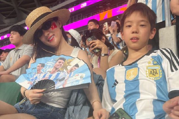 　　值得一提的是，继广州成为首个落实房票安置的一线城市之后，浙江嘉兴、广东佛山也相继推出房票安置政策。其中，嘉兴市规定，房票有效期为24个月，被征迁人应在房票有效期内使用房票购房；在房票有效期内未购房的，不得在房票有效期内兑换货币。佛山市明确，被征收人可以选择货币补偿，也可以选择房屋产权调换。具备实施条件的项目，被征收人可选择房票等方式安置。