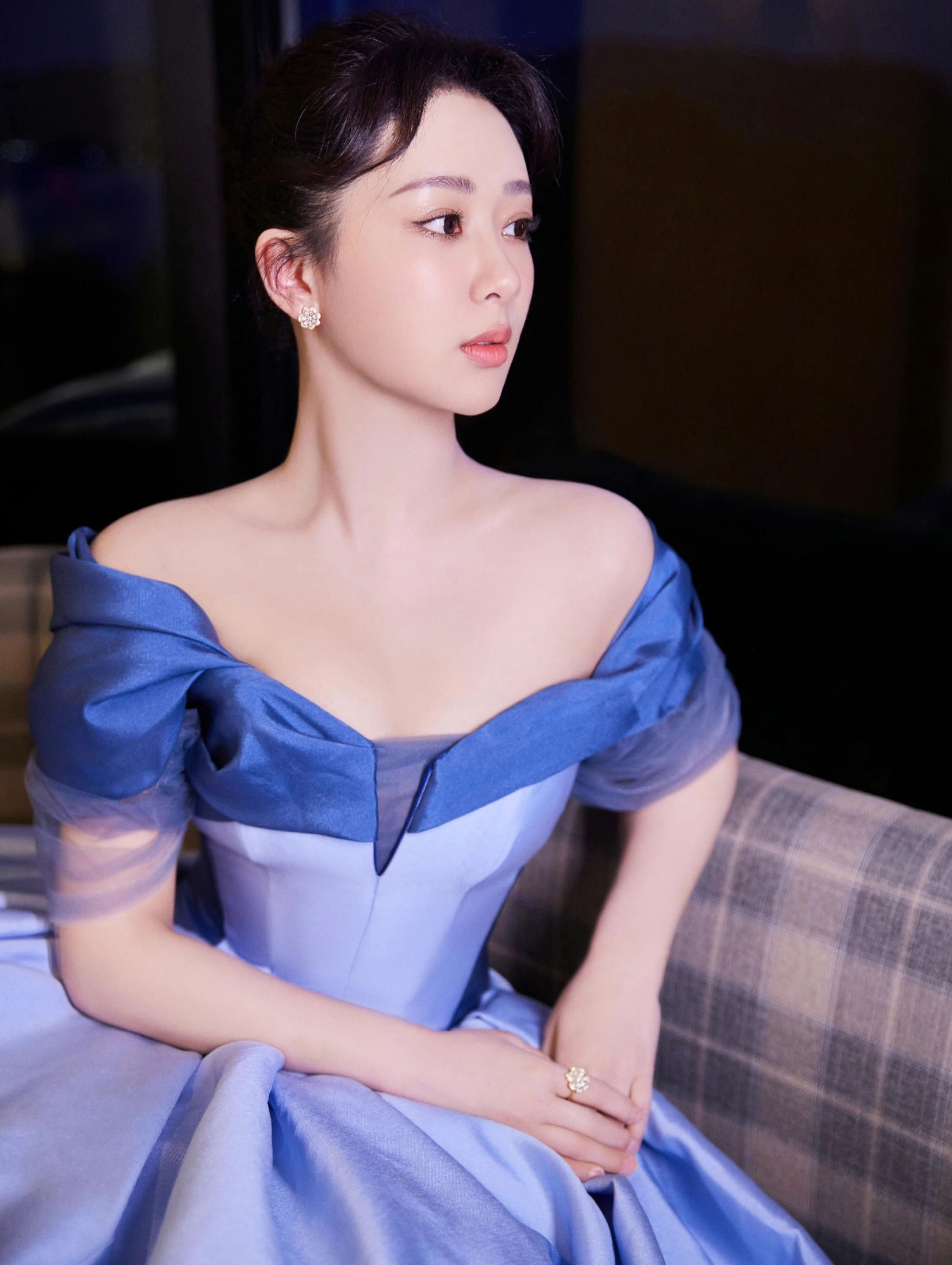 　　美国财政部本周早些时候也公布了新的反俄制裁方案，涉及俄罗斯以及中国等其他国家的300多家公司、银行和数十名个人。中国外交部发言人林剑13日表示，美国在全球范围内滥施单边制裁贻害无穷，严重损害他国主权安全，造成人道惨剧，破坏产供链稳定。乌克兰危机升级后，美方制裁更是变本加厉。而这种乱舞制裁大棒的做法，不仅无助于问题的解决，反而成为世界一个主要的风险源头。