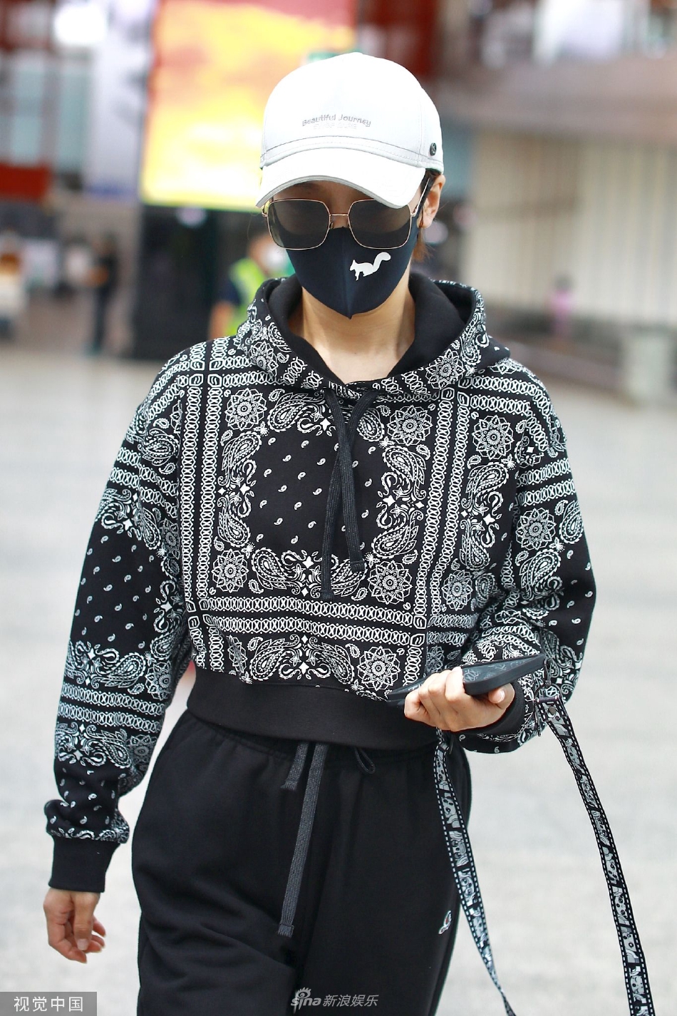 　　2018年自然资源部成立后，钟自然任自然资源部党组成员，中国地质调查局局长、党组书记。直至2022年9月卸任。今年1月2日，即2024年首个工作日，其官宣被查。