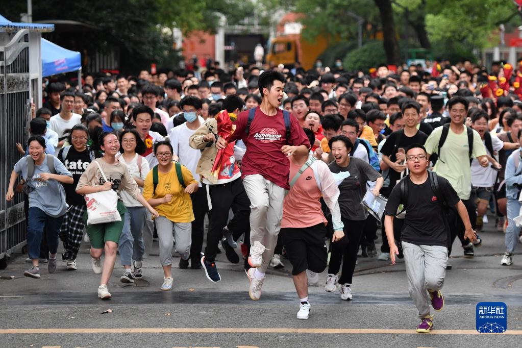 　　去年9月，谷神星一号海射型（遥一）运载火箭顺利将天启星座21星至24星送入800公里预定轨道，实现中国民营火箭公司首次开展海上发射任务并取得成功。