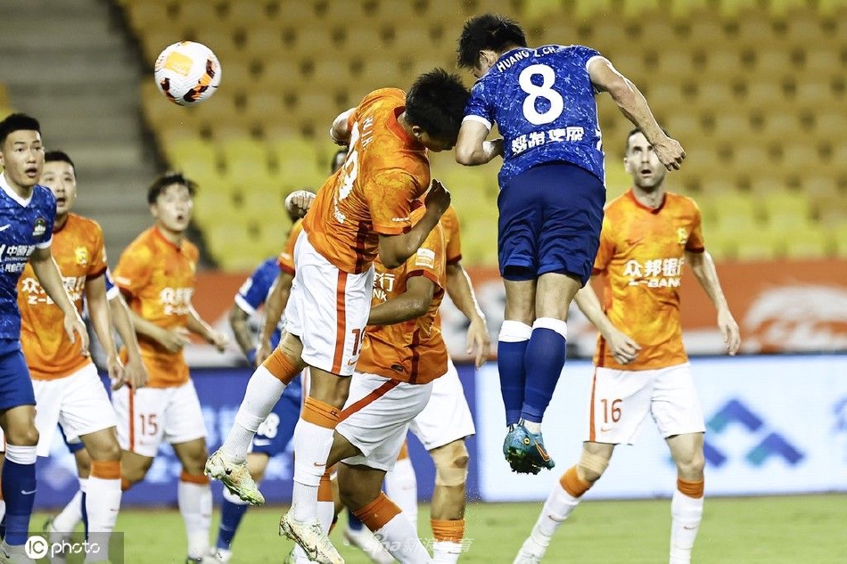 　　上述两起事件，引起了一些企业人士的担忧。这些担忧包括是否存在全国性查税，不少企业担忧如果倒查多年需要补税，这对于经营困难的当下无疑是“雪上加霜”。