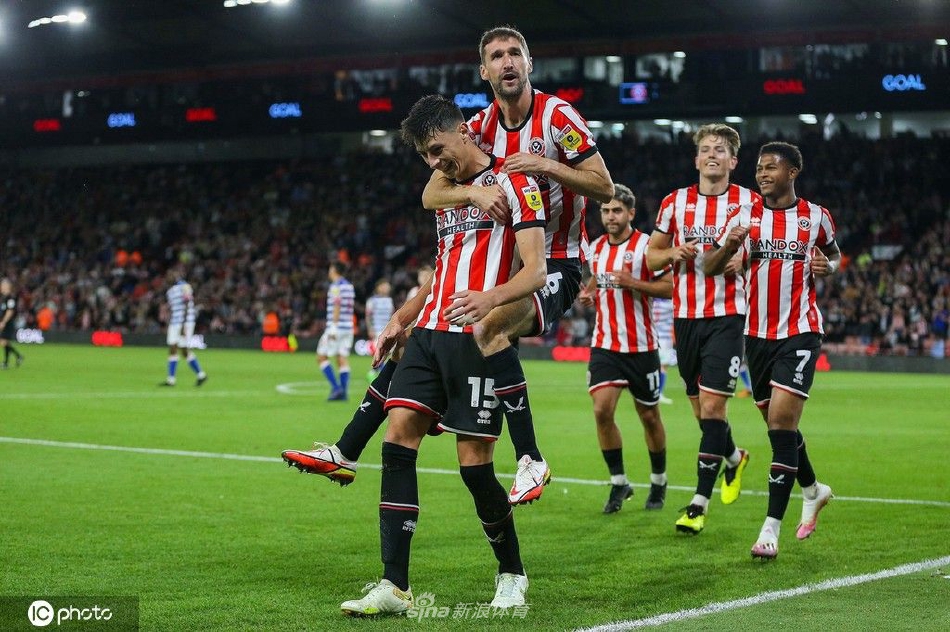 　　简历显示，张毅出生于1971年，1993年毕业于西南财经大学，2002年毕业于中国人民大学，获得工商管理硕士学位。具有高级会计师职称。