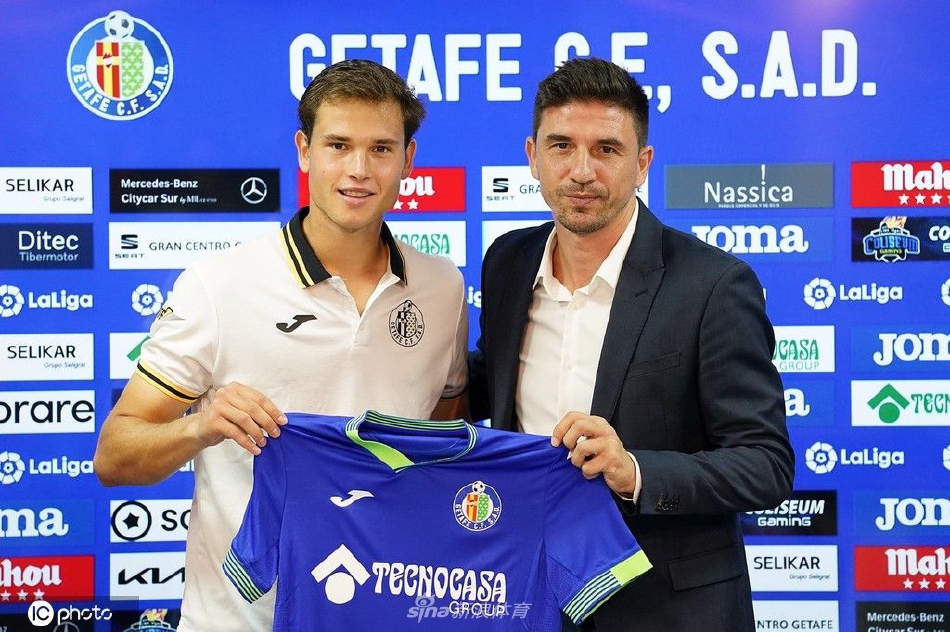 　　连日来，受高温少雨天气影响，黄河流域甘肃、内蒙古、山西、陕西、河南、山东等省（区）出现不同程度的旱情。针对流域相关省（区）旱情，黄河防总和水利部黄河水利委员会（简称黄委）第一时间分别启动抗旱四级响应和干旱防御ⅳ级应急响应；自6月14日17时起，针对河南省启动干旱防御ⅲ级应急响应；要求各相关单位落实落细各项抗旱保供水措施，做好旱情持续或进一步发展的应对准备。