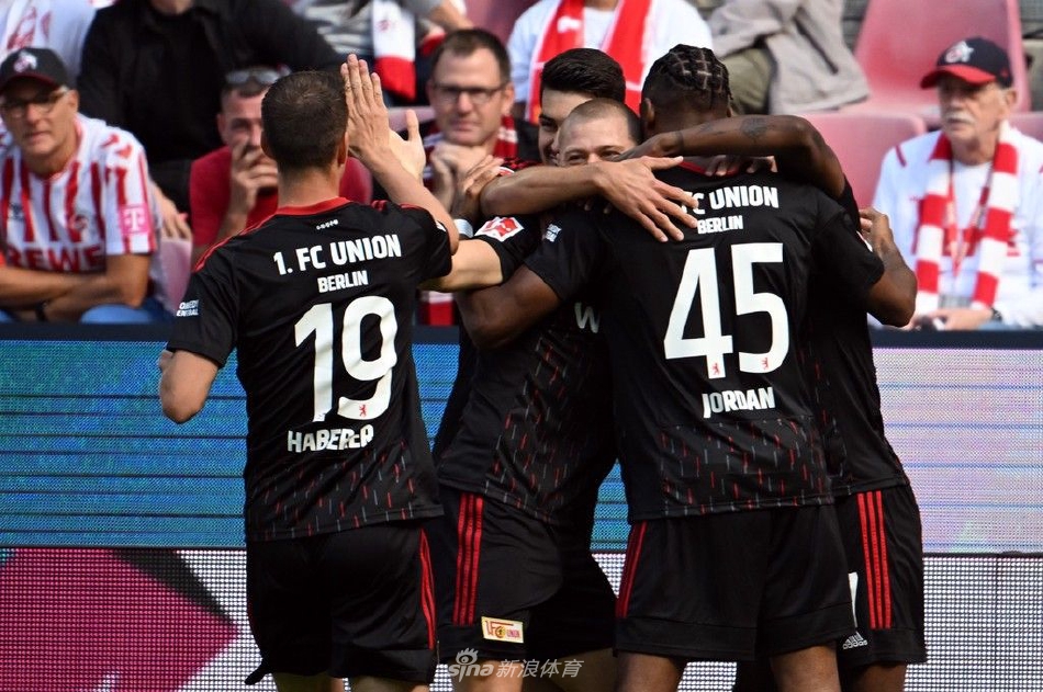 　　这份名为《731部队本部身上申告书》的档案，原存于日本国立公文书馆，2023年转交至位于黑龙江省哈尔滨市的侵华日军第731部队罪证陈列馆，由研究人员进行整理、解读和研究。传统研究认为，1945年8月15日日本战败后，731部队整建制撤离回到日本。然而此次公开的《731部队本部身上申告书》发现，大部队撤离时，还有52人没有跟随部队一起回到日本。