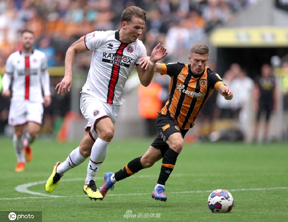 　　《山东省航空航天产业发展规划》中提出，将实施低空经济培育行动，拓展无人机应用场景，丰富低空经济新业态、新模式。支持利用城市边缘闲置地、生态公园绿地等适宜区域建设航空飞行营地。逐步建立覆盖省内有条件的重点景区的低空旅游航线网络，推广开展高空跳伞等航空体育活动，支持航空俱乐部发展。