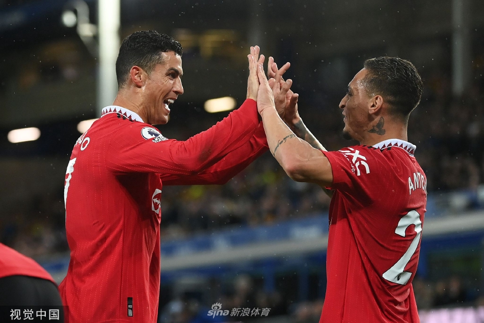 　　游盈隆表示，赖清德上任第一个月，只获不到半数台湾民众的支持，赖清德社会支持基础的流失是全面性的，不同程度的。游盈隆指出，根据相关经验证据，近一个月赖清德社会支持基础的流失主要原因至少有三：