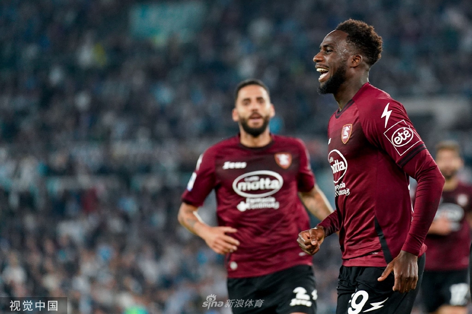 　　6月14日上午，水利部组织开展抗旱专题会商，分析研判华北黄淮等北方地区旱情形势，要求即日起，受旱地区上游黄河、海河、淮河流域的控制性水库全部进入抗旱调度模式，加大下泄流量，保障抗旱用水需求，确保城乡居民饮水安全，以及规模化养殖和大牲畜用水安全，全力保障灌区农作物时令灌溉用水。6月14日15时，水利部将针对河南、河北的干旱防御应急响应提升至三级，目前维持针对山西、江苏、安徽、山东、陕西、甘肃6省的干旱防御四级应急响应，并派出两个工作组正在一线指导抗旱工作。