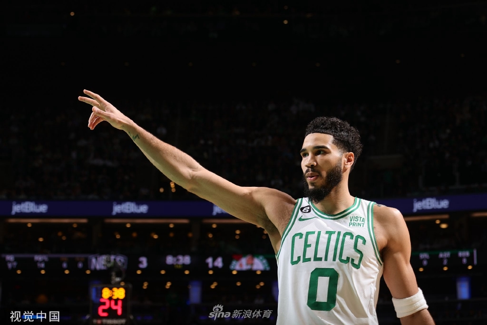 　　而其2022年归属于上市公司股东的净利润约为-1.4亿元，归属于上市公司股东的扣除非经常性损益的净利润约为-1.7亿元，每股收益为-0.35元。