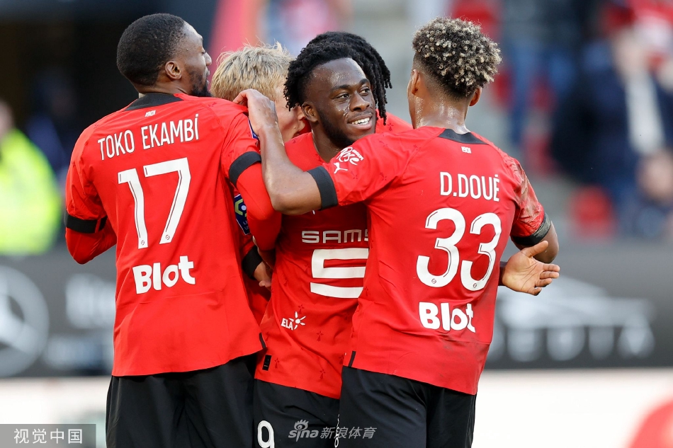 　　陈政高于1970年担任辽宁省海城县革委会政工组办事员；1978年任大连海运学院团委书记；1982年任辽宁省大连团市委常委、学校部部长；1985年任辽宁省大连市长海县副县长；1988年任辽宁省大连市西岗区委常委、副区长（主持工作）；1993年任辽宁省大连市副市长；1997年任辽宁省省长助理；1998年任辽宁省副省长；2003年任辽宁省沈阳市委副书记、市长；2008年任辽宁省委副书记、省长。