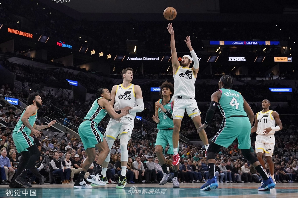 　　“比如英文支教研学不是要让城里孩子简单地去给乡村孩子教英语，而是要培养他们的社会关怀。”华中师范大学素质教育研究中心主任陶宏开向记者表示，真正将研学和公益结合，是要让大凉山孩子走出大山，还要让他们立志帮助大凉山致富。