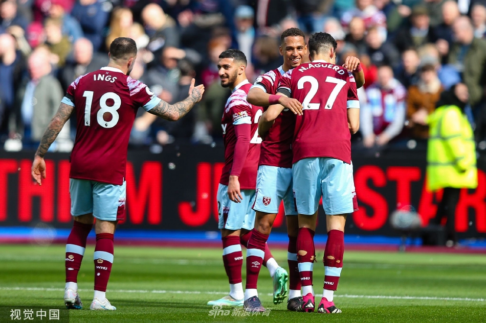 　　一季度，全国居民人均食品烟酒消费支出2354元，增长10.6%，占人均消费支出的比重为32.2%；人均衣着消费支出492元，增长12.4%，占人均消费支出的比重为6.7%；人均居住消费支出1562元，增长0.1%，占人均消费支出的比重为21.4%；人均生活用品及服务消费支出380元，增长2.9%，占人均消费支出的比重为5.2%；人均交通通信消费支出946元，增长14.8%，占人均消费支出的比重为13.0%；人均教育文化娱乐消费支出722元，增长13.4%，占人均消费支出的比重为9.9%；人均医疗保健消费支出629元，增长3.9%，占人均消费支出的比重为8.6%；人均其他用品及服务消费支出214元，增长21.7%，占人均消费支出的比重为2.9%。（中新经纬app）