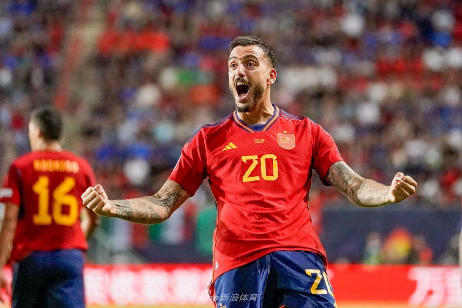 　　根据中国海警发布的新闻稿，过去一年，菲律宾主要是围绕黄岩岛和仁爱礁搞“小动作”。谭主了解到，<em data-scene=