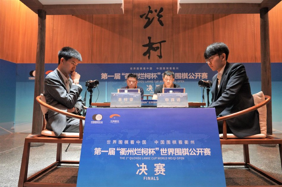 　　2009年9月，刘珺任中国光大银行党委委员、行长助理；2010年12月起任中国光大银行党委委员、副行长，期间先后兼任中国光大银行金融市场中心总经理、中国光大银行上海市分行行长。